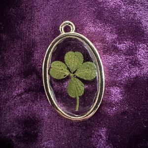Genuine FOUR Leaf Clover Pendant