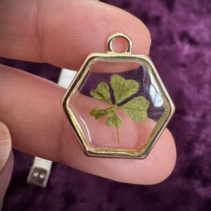 Genuine FIVE Leaf Clover Pendant