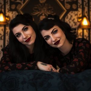 Twin step-sisters video
