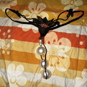 Luxury flower thong with big beads