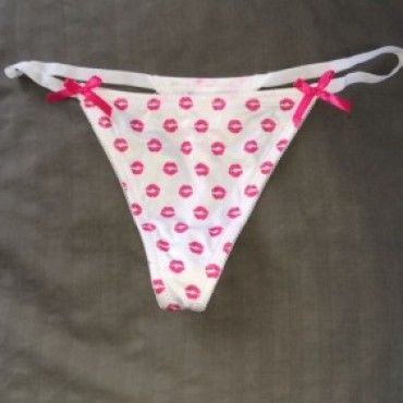 Lip Kiss Thong