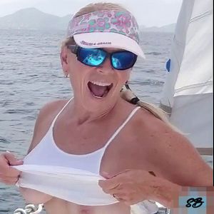 Wanna see my tits stills