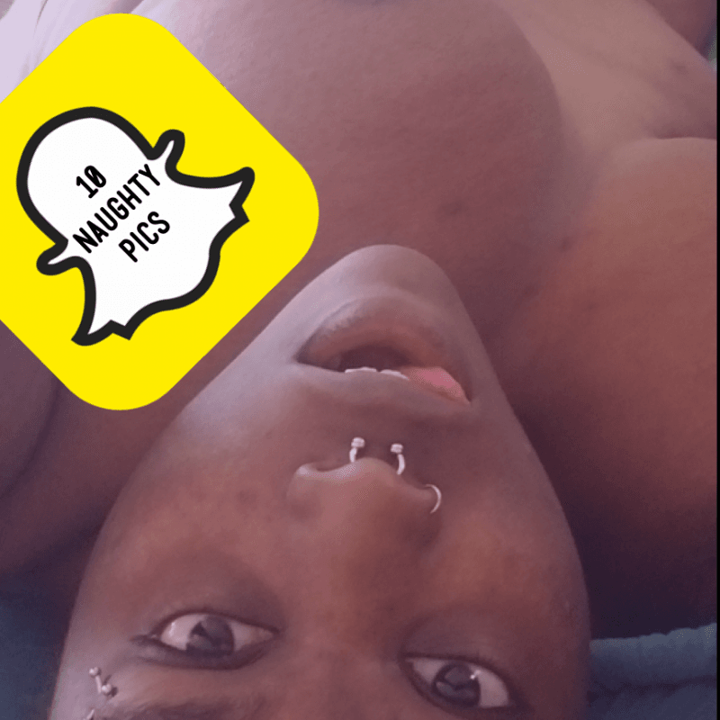 10 Naughty Snap Pics