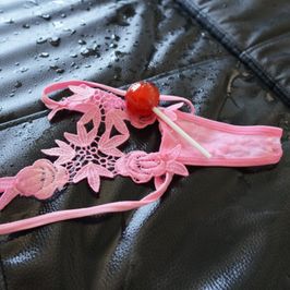 STRAWBERRY PANTIES & LOLLIPOP