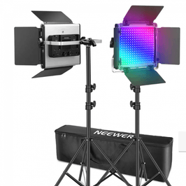 TREAT ME to some Neewer lights