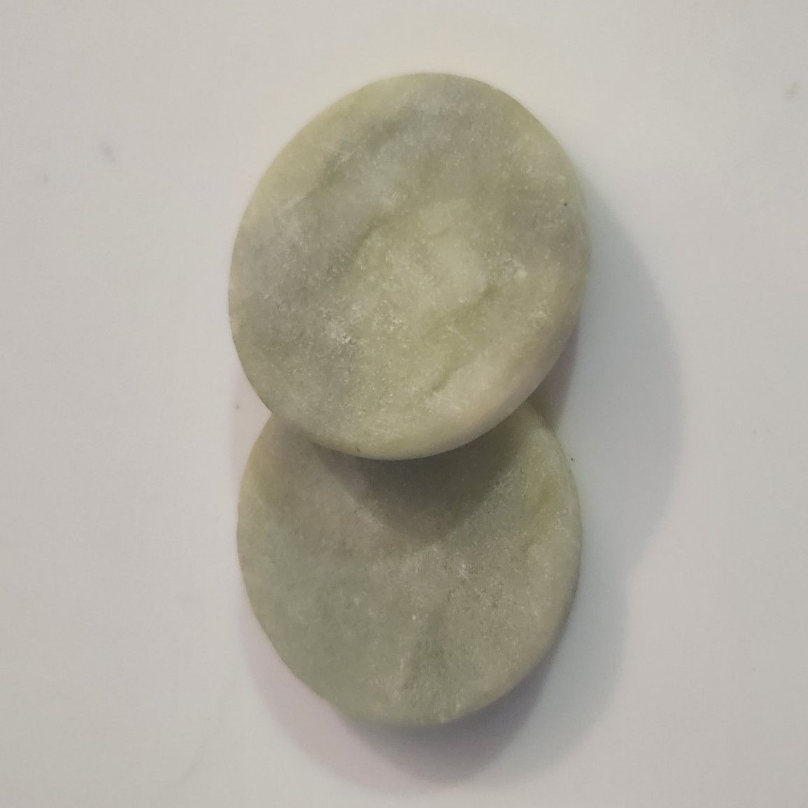 Under Eye Bag Reducing Stones