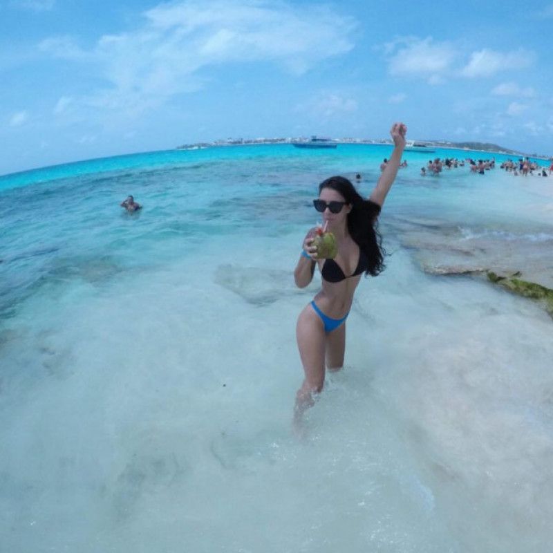 Sexy and nude pics in San Andres Island!
