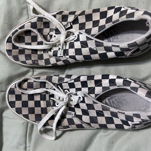 Vans tennis shoes