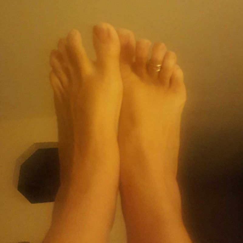 bare toes