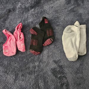 Miscellaneous socks and hosiery