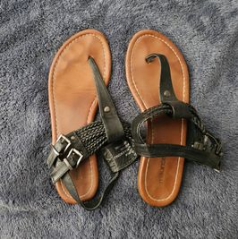 Womens size 6 sandals