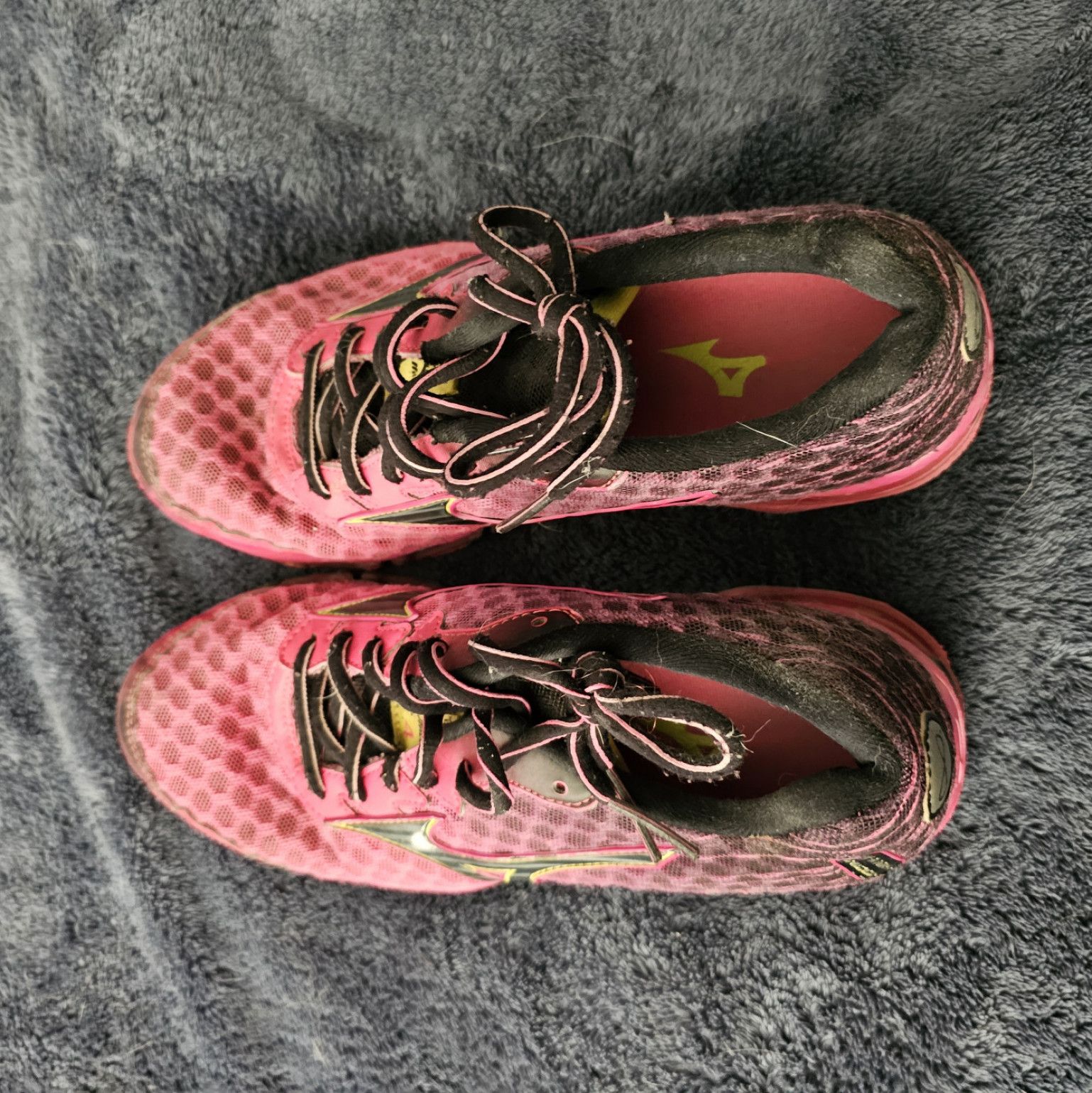 Size 6 womens athletic shoes