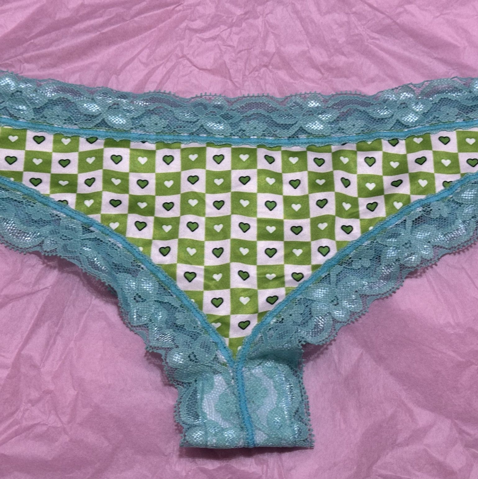 White and Green Checkered Heart Cheeky