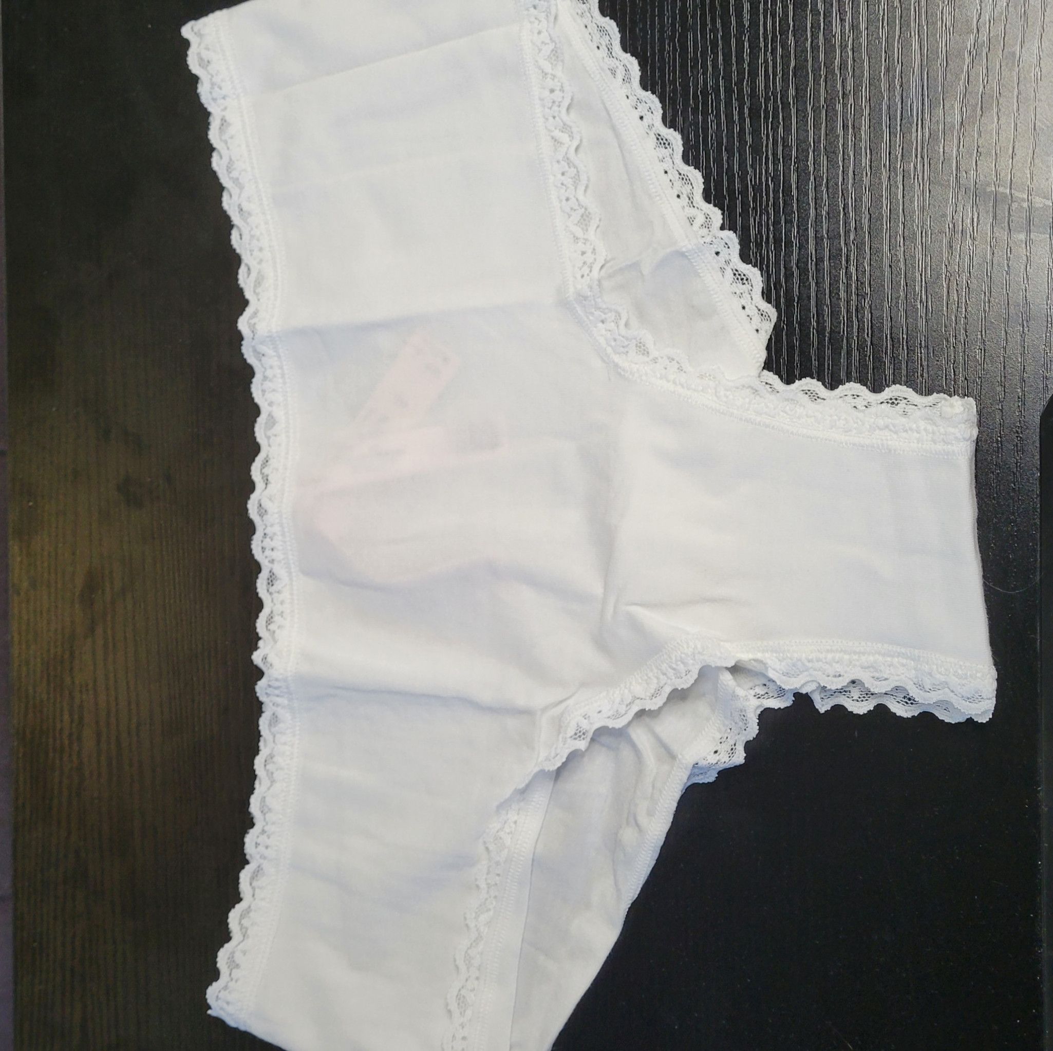 VS White Cheeky