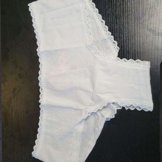 VS White Cheeky