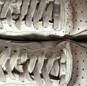 Legendary Shoes that have met many beautiful dream girls