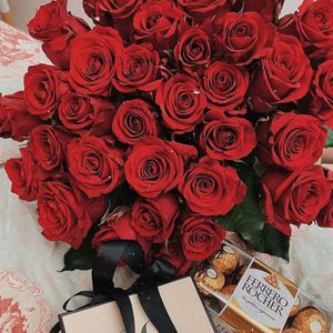Spoil me with flowers!