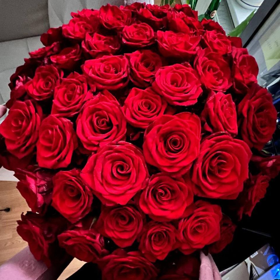 send me beautiful roses