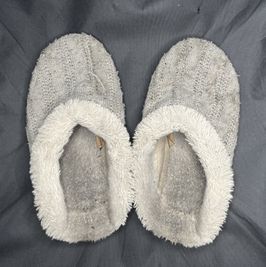 4yr old Dirty Stinky House Slippers