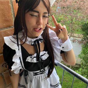 Maid Girl Cosplay Photos