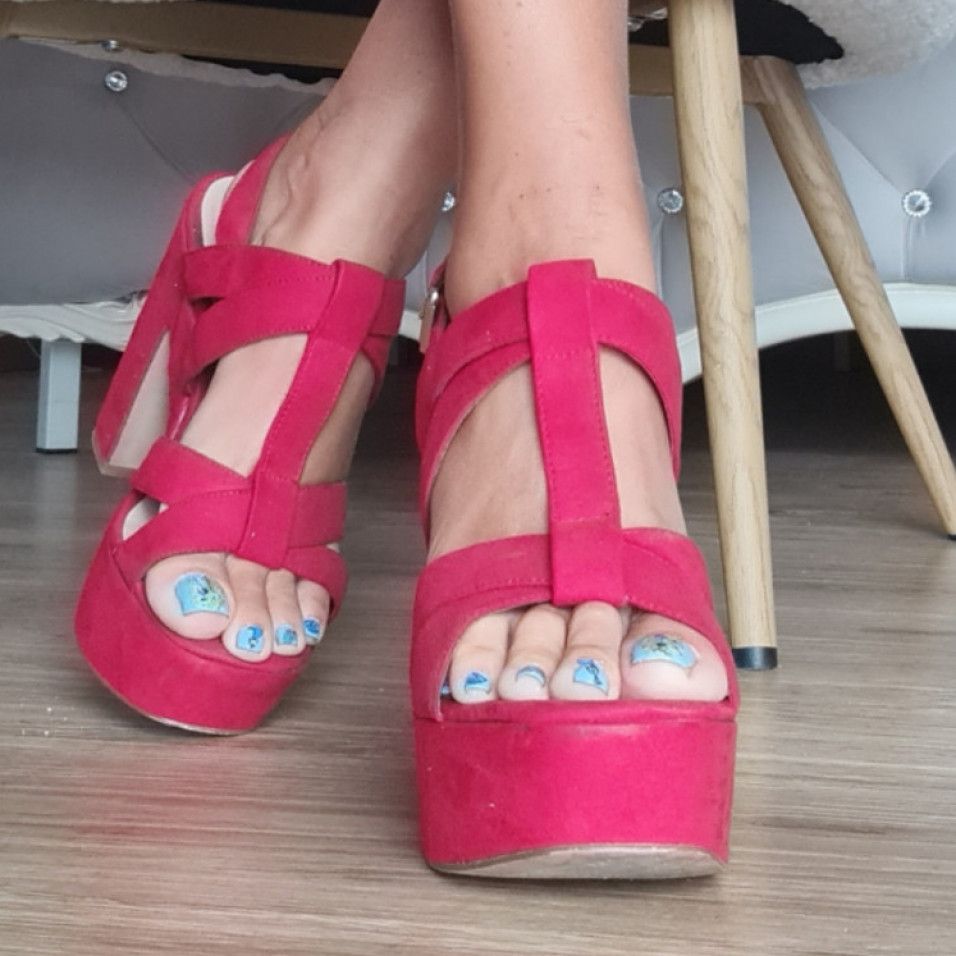 Brand suede with wide heels