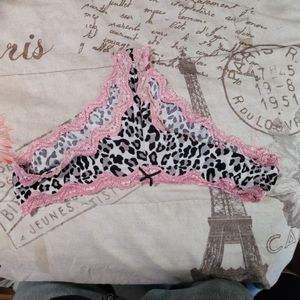 VS cheeky