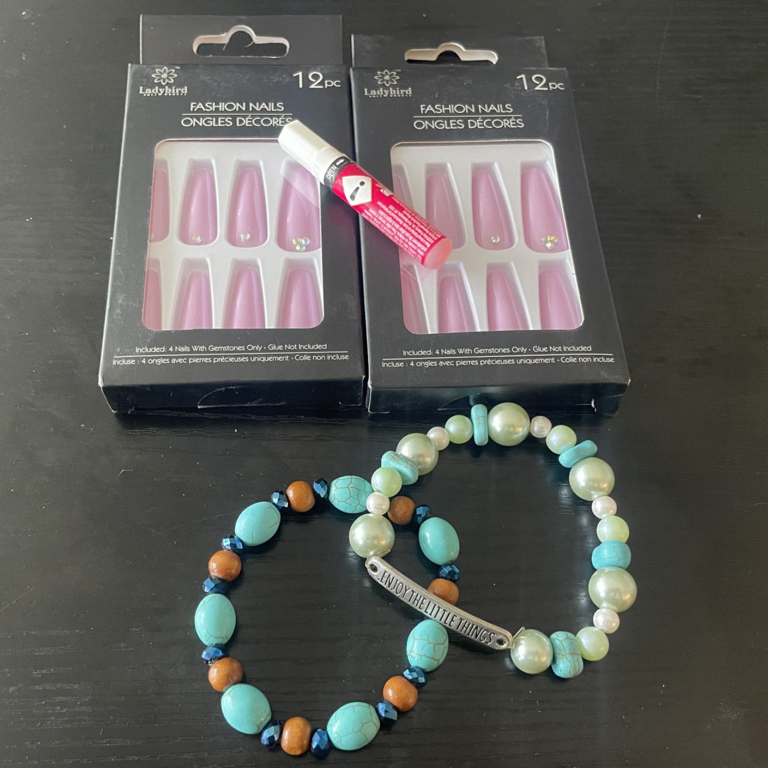 Press On Nails and Bracelet Set