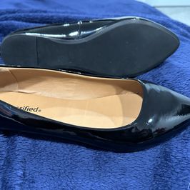 Vinyl pointed flats