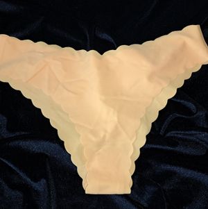 Scalloped Edge Seamless Orange Cheeky Panties