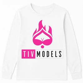 Tiv models white crew neck sweatshirt