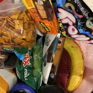 Feed me snacks