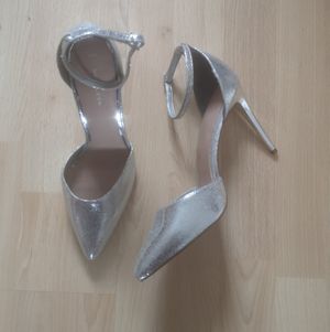 Sexy Silver New Look 4 Inch Heels with Diamante Strap UK 8