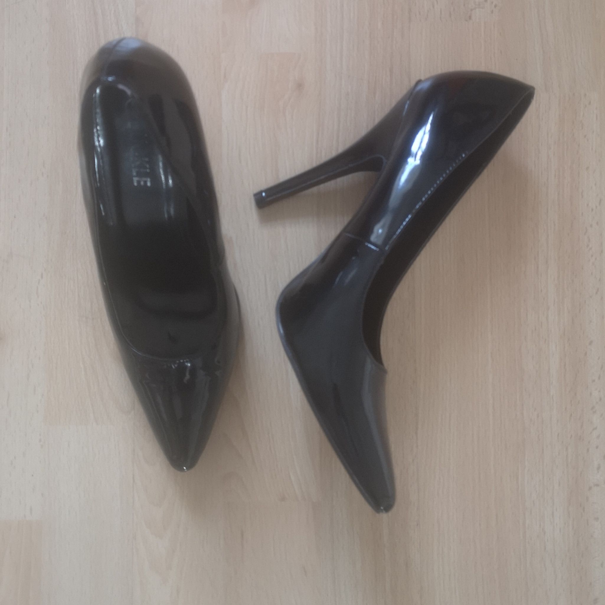 Super Sexy Black Patent 5 Inch Heels UK Size 9