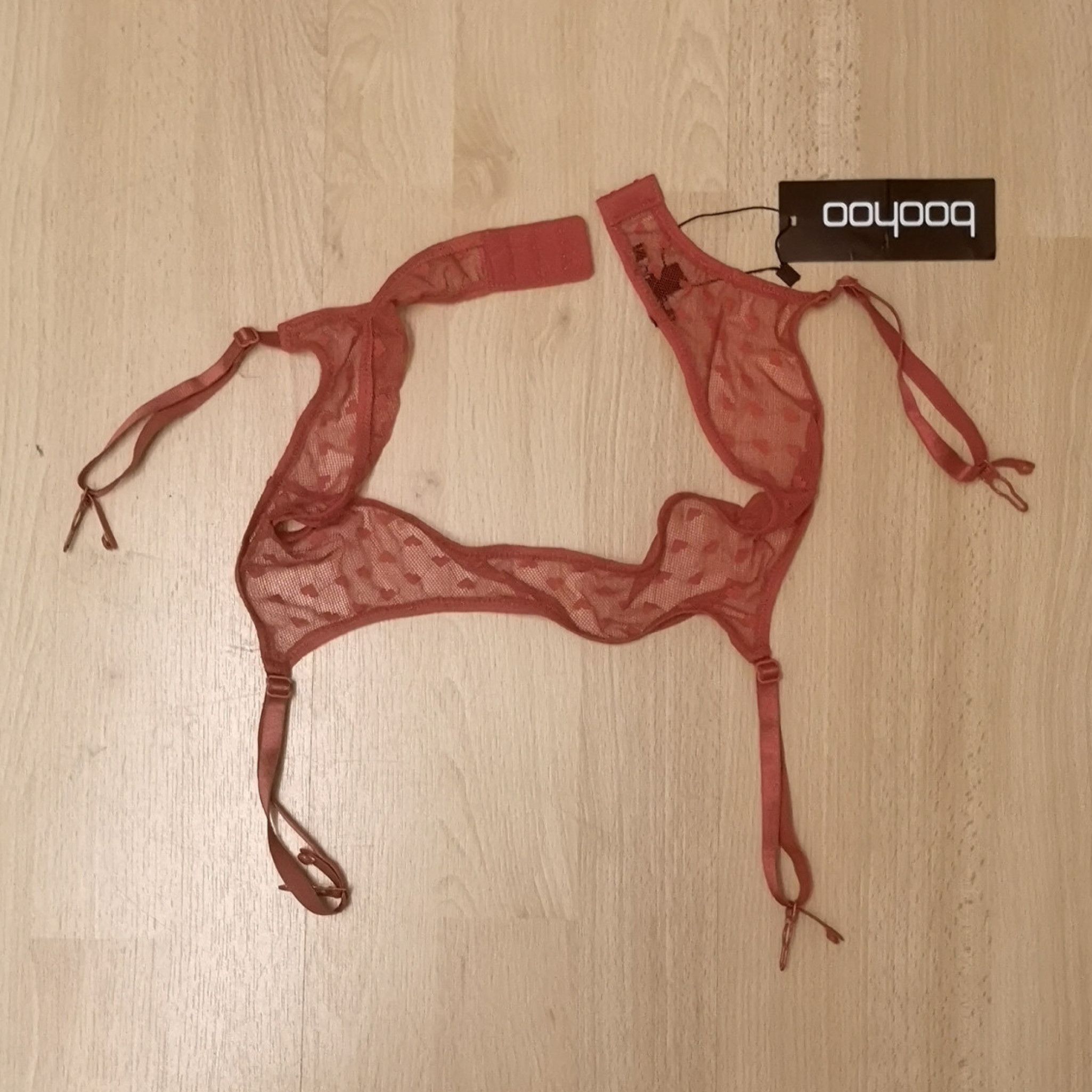 Red Boohoo Size 14 4 strap suspender belt