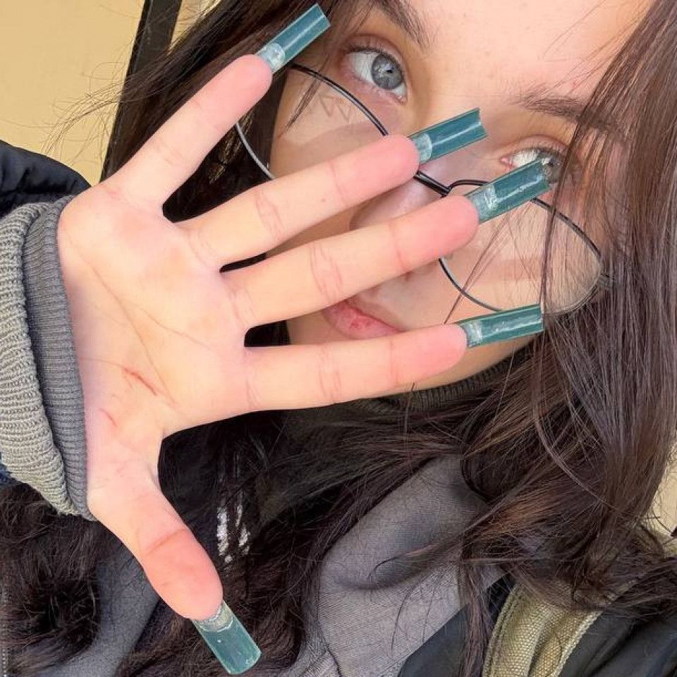 neew nails