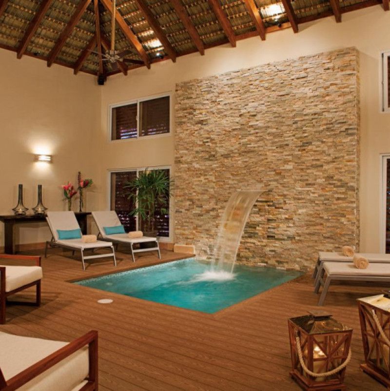 Woww Gift me with a Weekend Hotel Spa