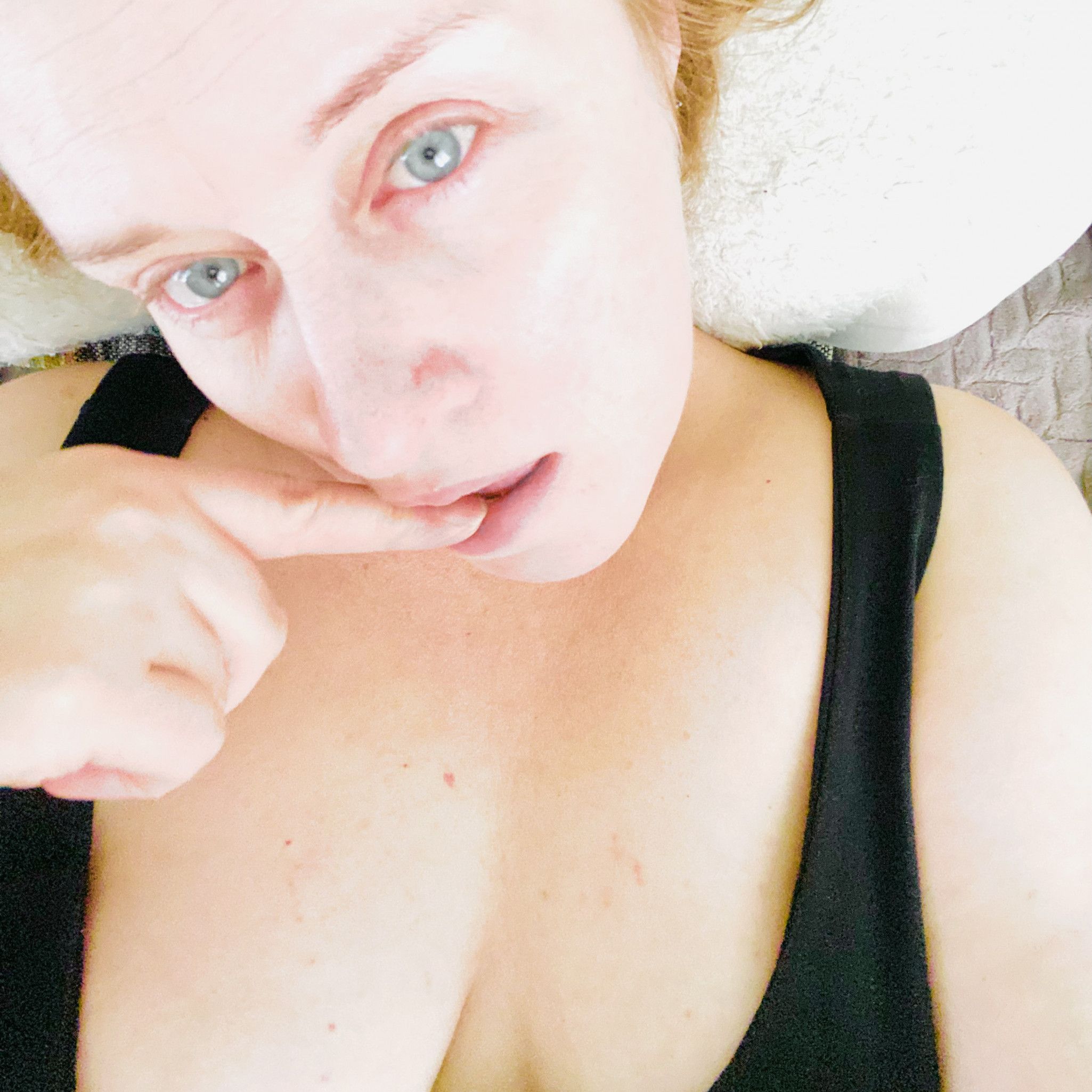 Mutual Masturbation in videocall