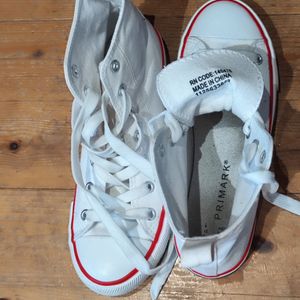 sneakers with print