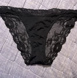 Black lace bikini panty