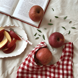 A couple of apples for my breakfast