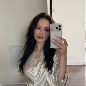Order of 5 custom photos via private messages