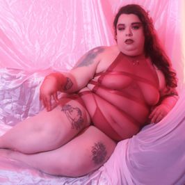 Red BBW Goddes Photo Set