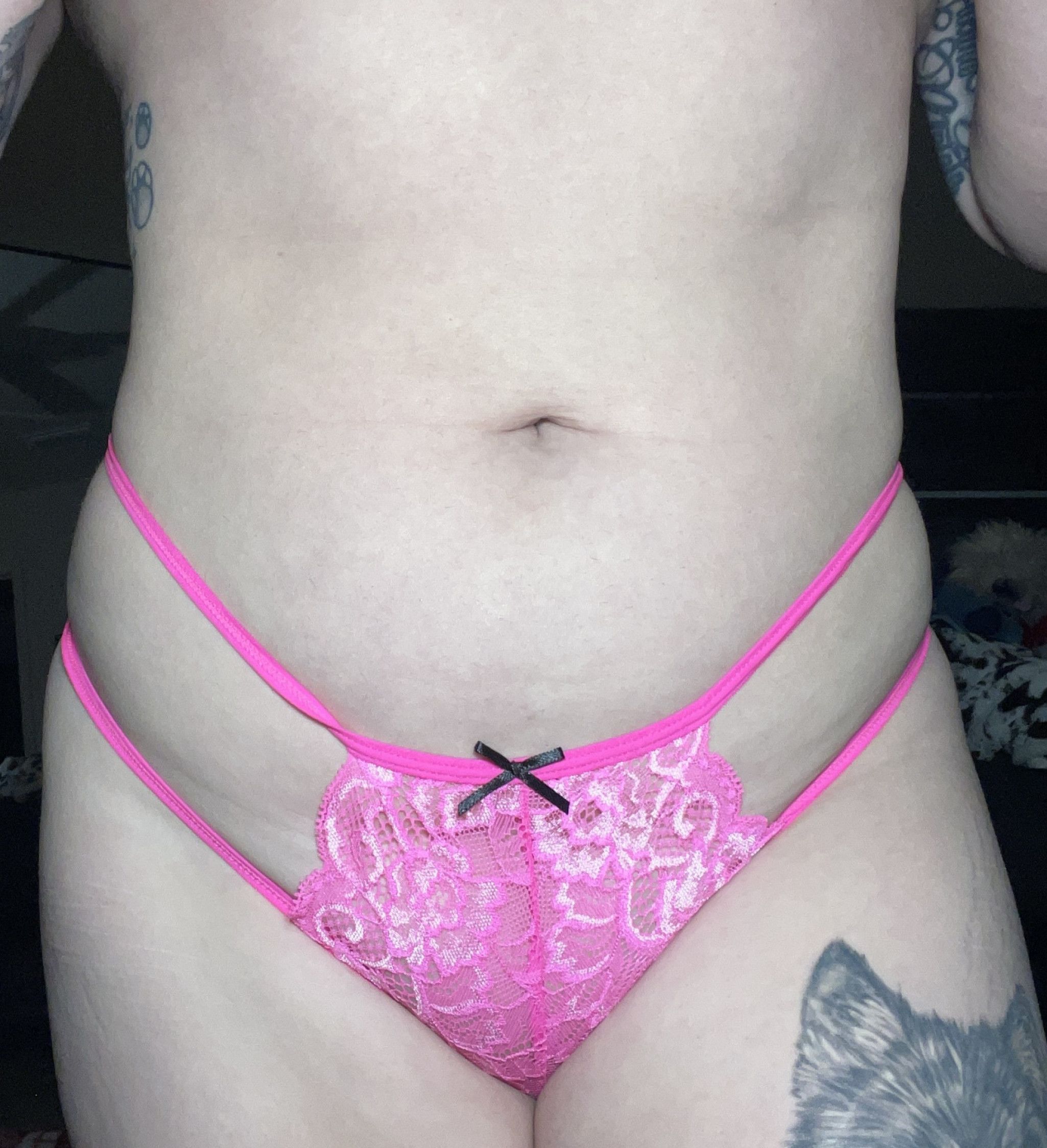 Pink lace thong with bow
