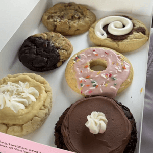 Crumbl Cookie