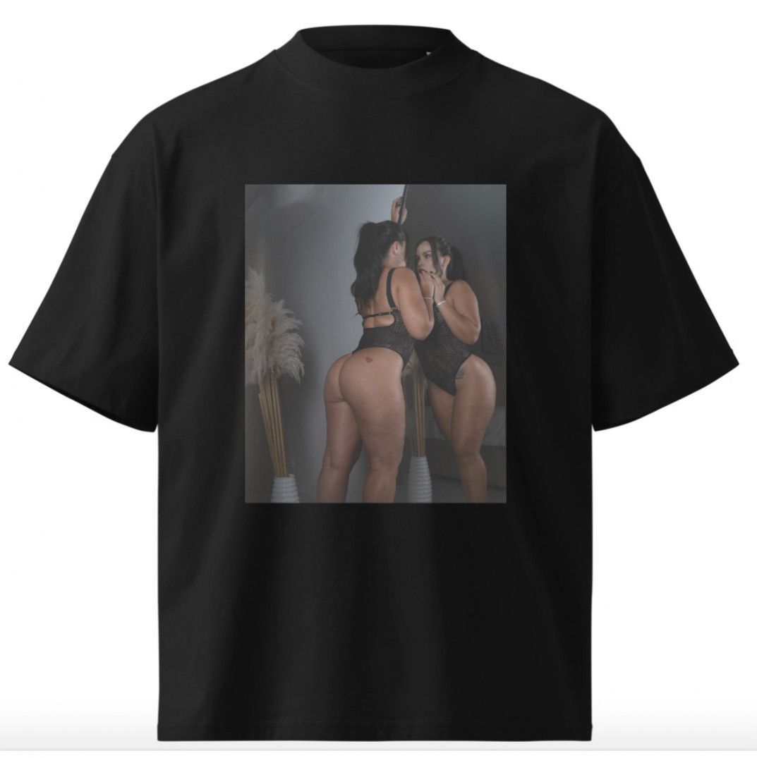 Black mirror pic Tee