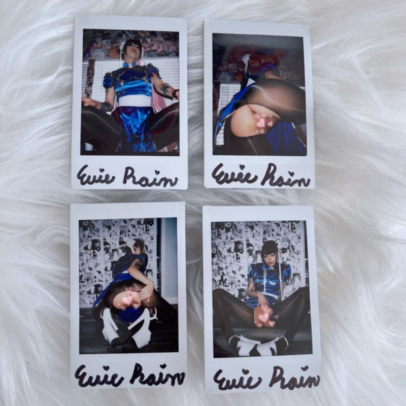 4 Chun Li Nude Cosplay Polaroids