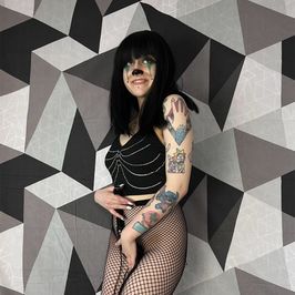 Domme Farty Photoset