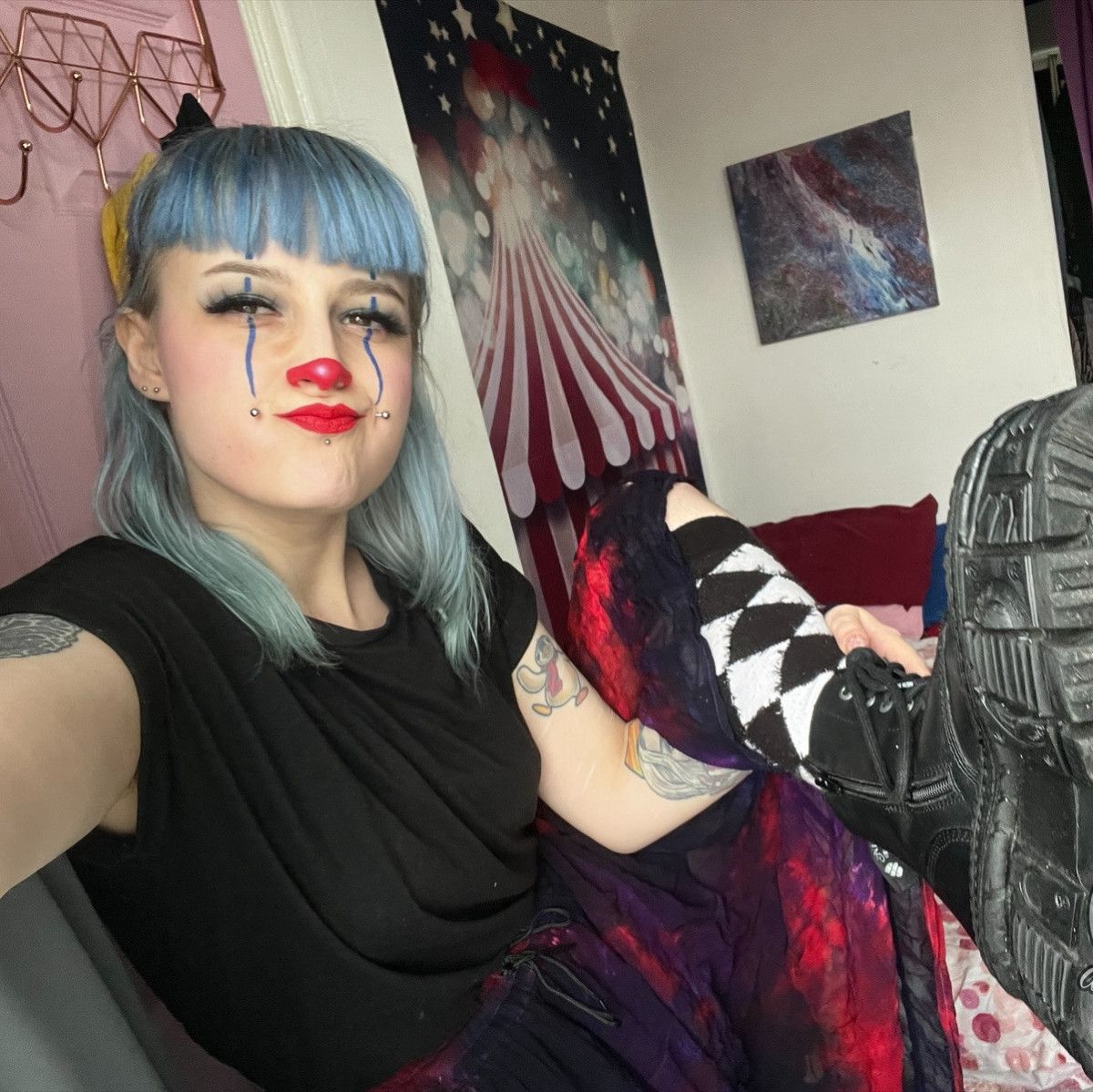 nail clown photoset