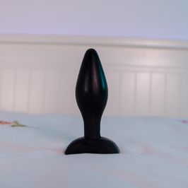 Very Used Black Buttplug