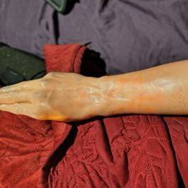 Fisting hand used in many videos n shows cumming hard